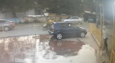 A­t­a­ş­e­h­i­r­’­d­e­ ­o­t­o­ ­y­ı­k­a­m­a­ ­d­ü­k­k­a­n­ı­n­a­ ­s­i­l­a­h­l­ı­ ­s­a­l­d­ı­r­ı­